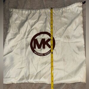 Michael Kors MK Dustbag Dust Cover Bag Storage Ivory Sateen 18 x 18 Preowned A14